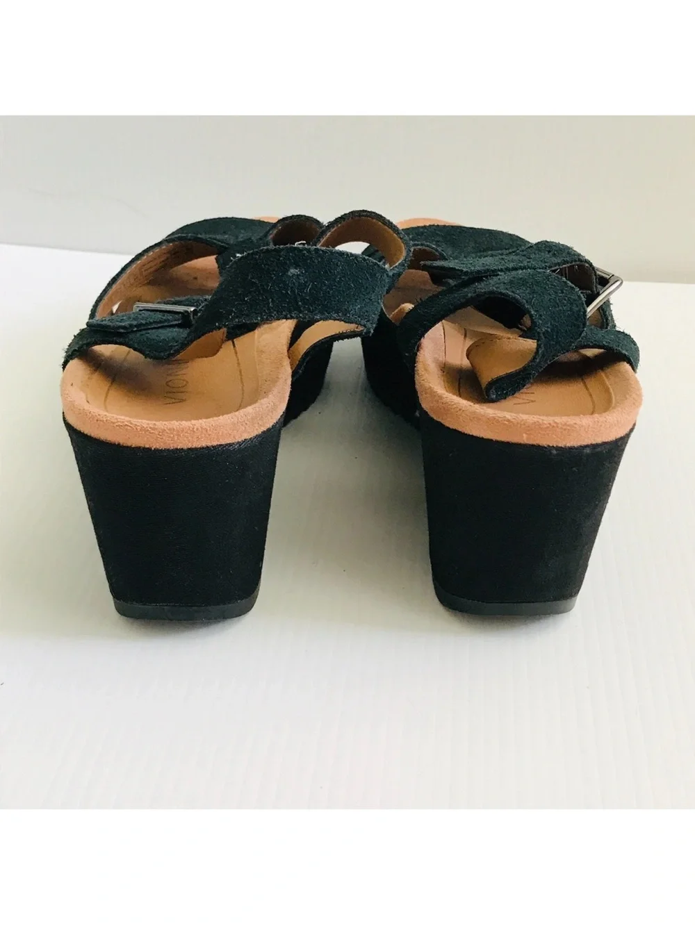 Vionic Womens Tawny Strappy Classic Wedge Sandals Shoes Black Suede 9 M